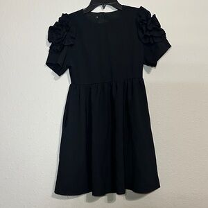 Chic Black Kids Dress with Flowers on sleeve
